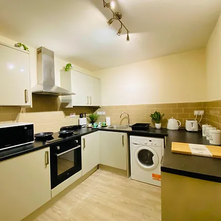 Merridale Executive Apartment, Gb Relocations Ltd - Free Parking, Free Wifi, Free Netflix Wolverhampton Exterior photo