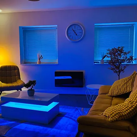 Merridale Executive Apartment, Gb Relocations Ltd - Free Parking, Free Wifi, Free Netflix Wolverhampton Exterior photo