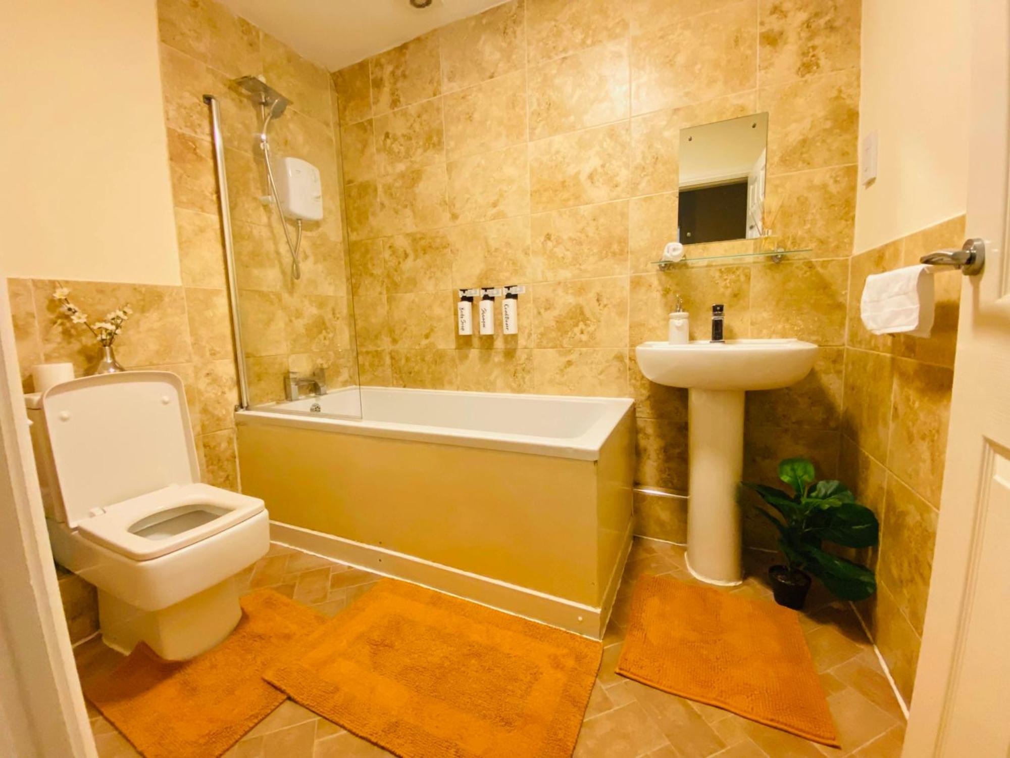 Merridale Executive Apartment, Gb Relocations Ltd - Free Parking, Free Wifi, Free Netflix * Wolverhampton
