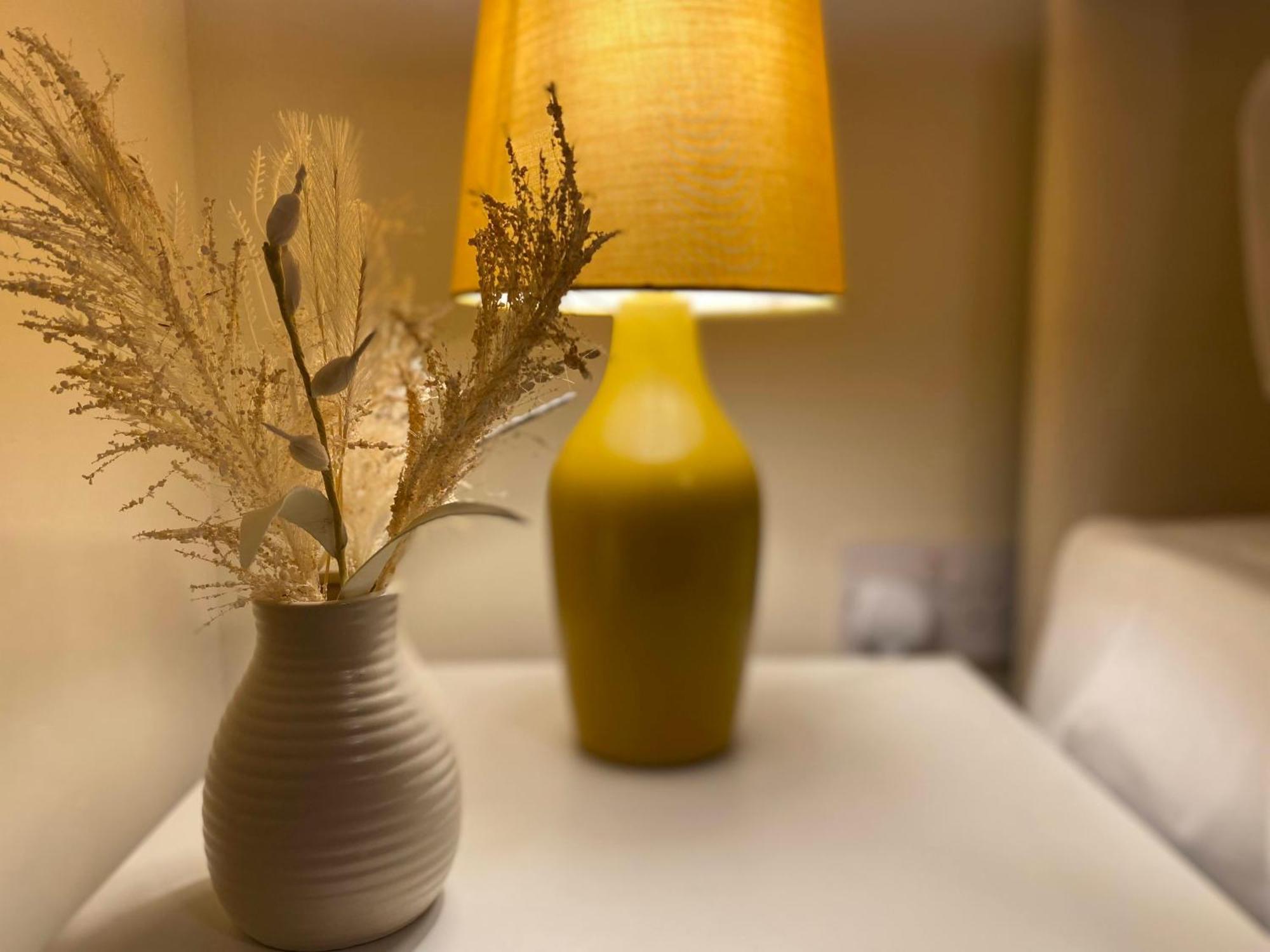Apartment Merridale Executive Apartment, Gb Relocations Ltd - Free Parking, Free Wifi, Free Netflix *