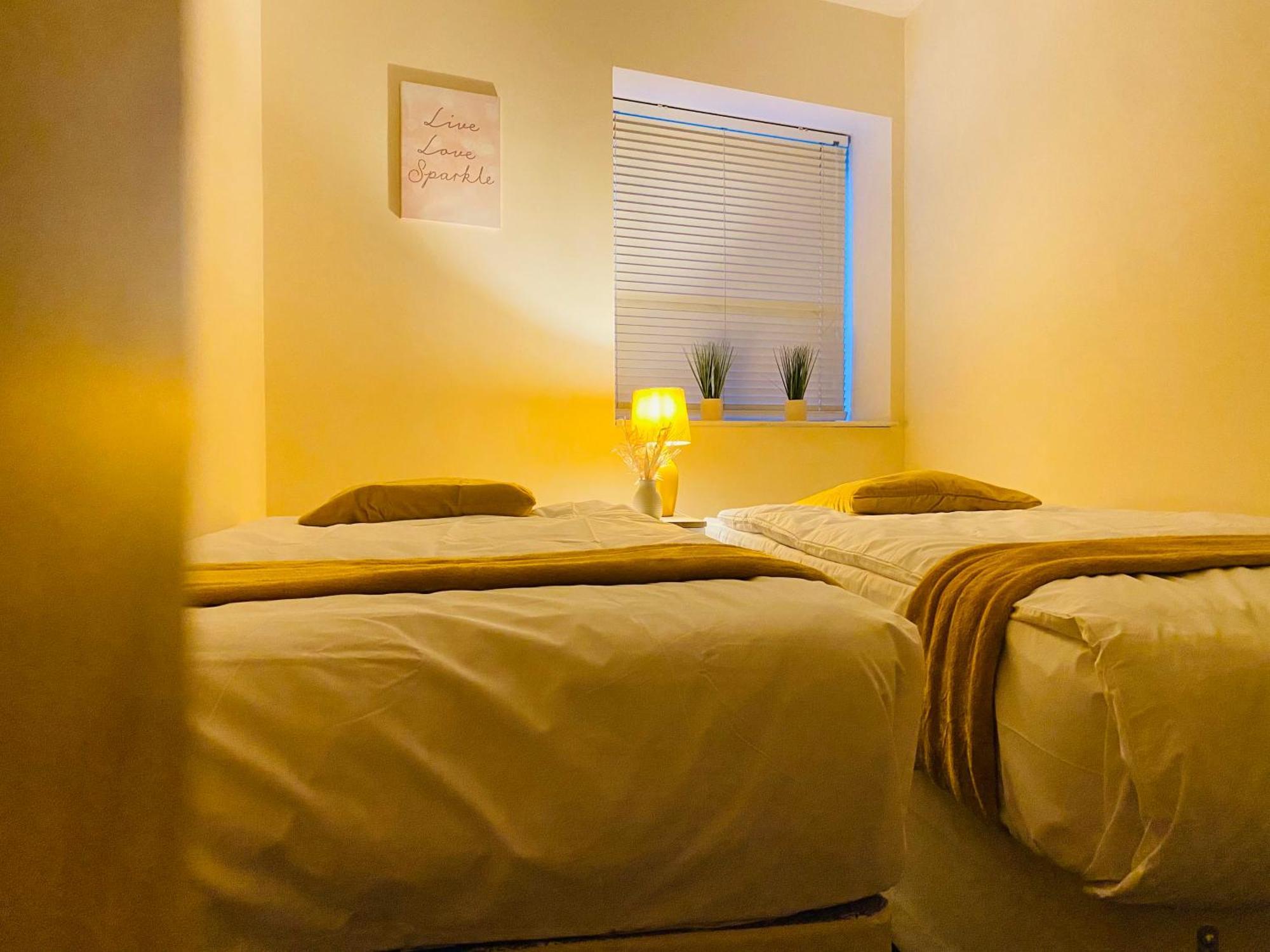 Apartment Merridale Executive Apartment, Gb Relocations Ltd - Free Parking, Free Wifi, Free Netflix